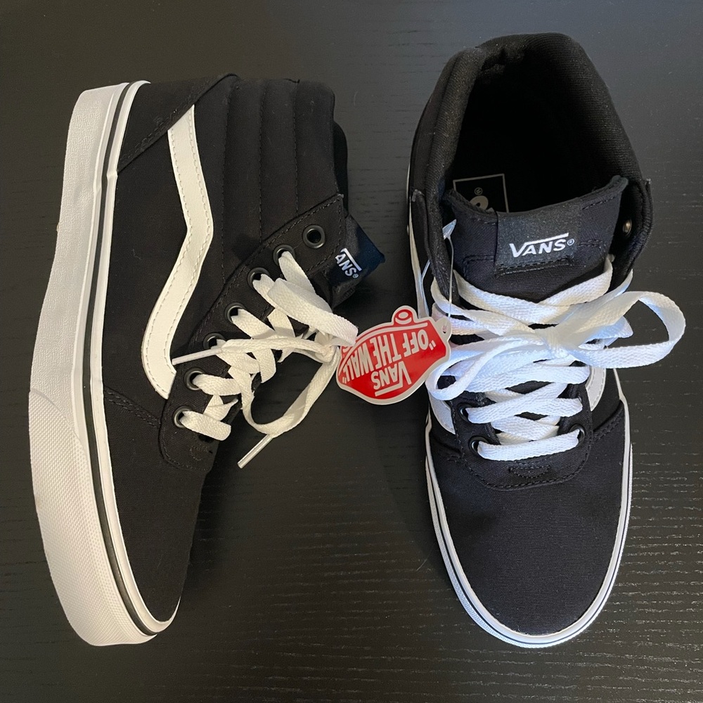 *BNIB* VANS Women's Ward High Top Sneaker